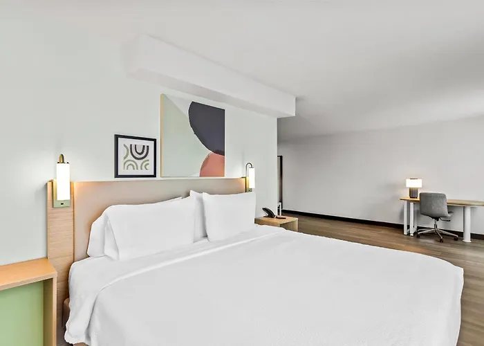 Spark By Hilton I-57 Hotel 3*